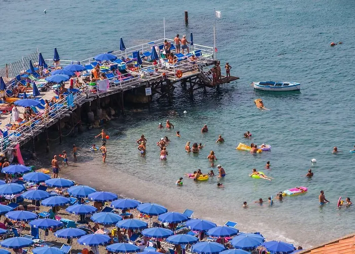 Semesterbostad Maison Del Mare Sorrento. Sorrento